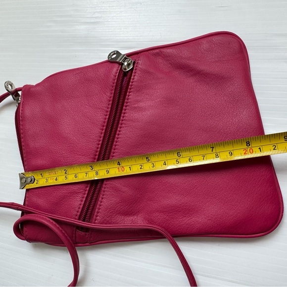 Wilsons Leather Elegant fuschia Crossbody Bag - Picture 4 of 6